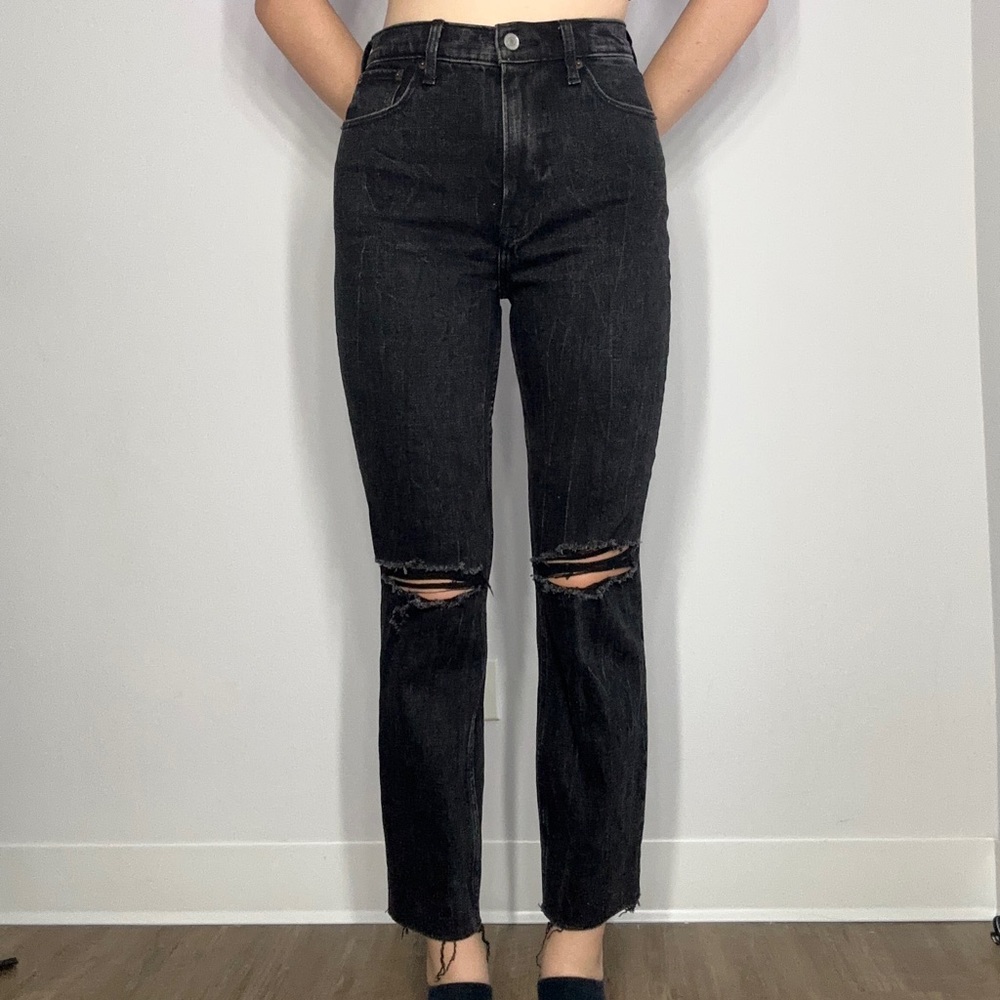 Abercrombie & Fitch Ultra High Rise Mom Jean 27/4R
